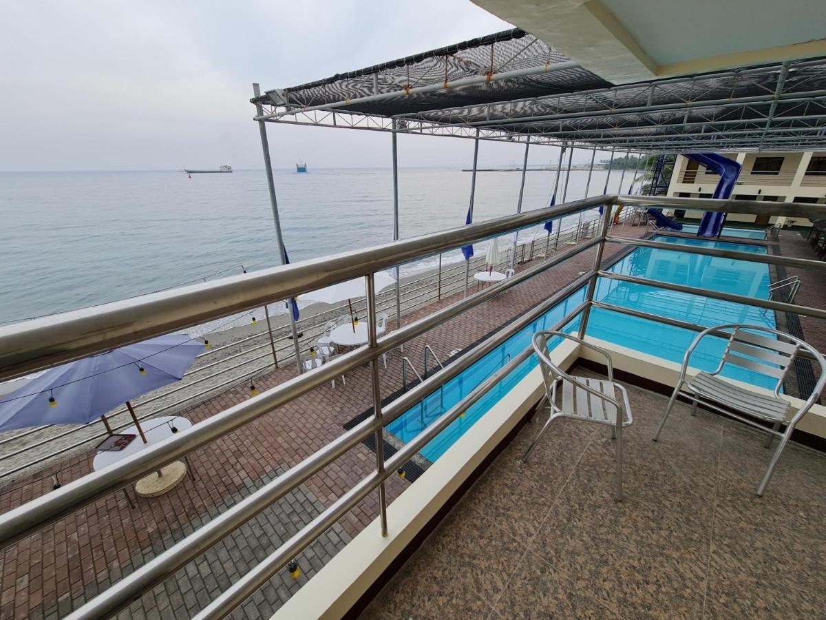 La Primera Grande Beach Resort Roxas  エクステリア 写真